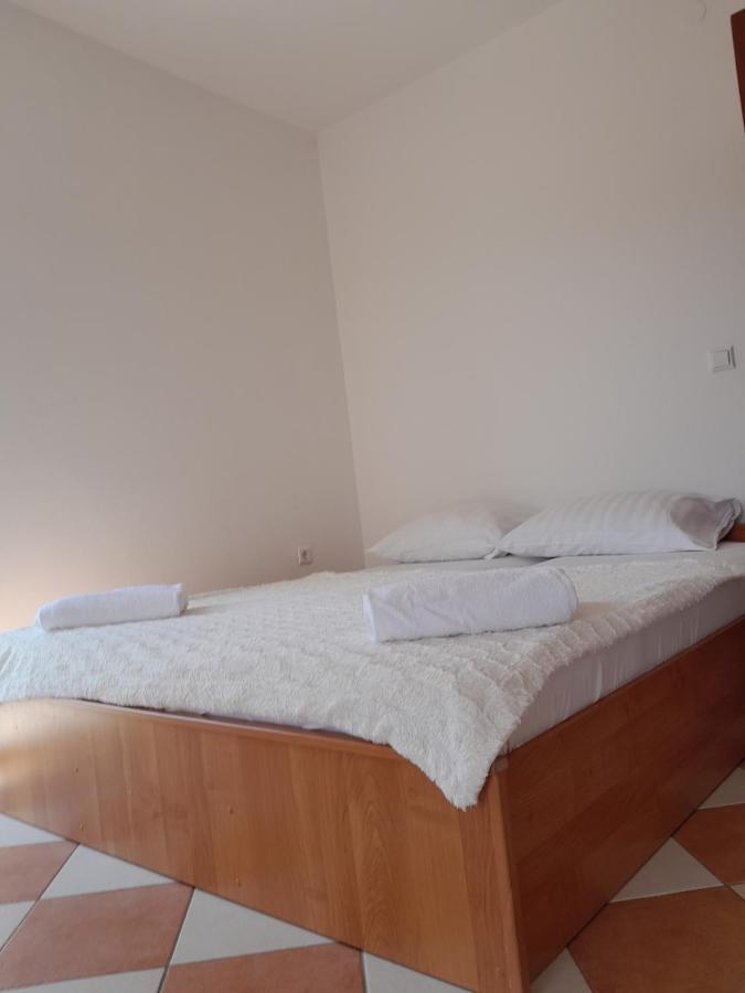 Apartmani Urlic Sreser Ngoại thất bức ảnh